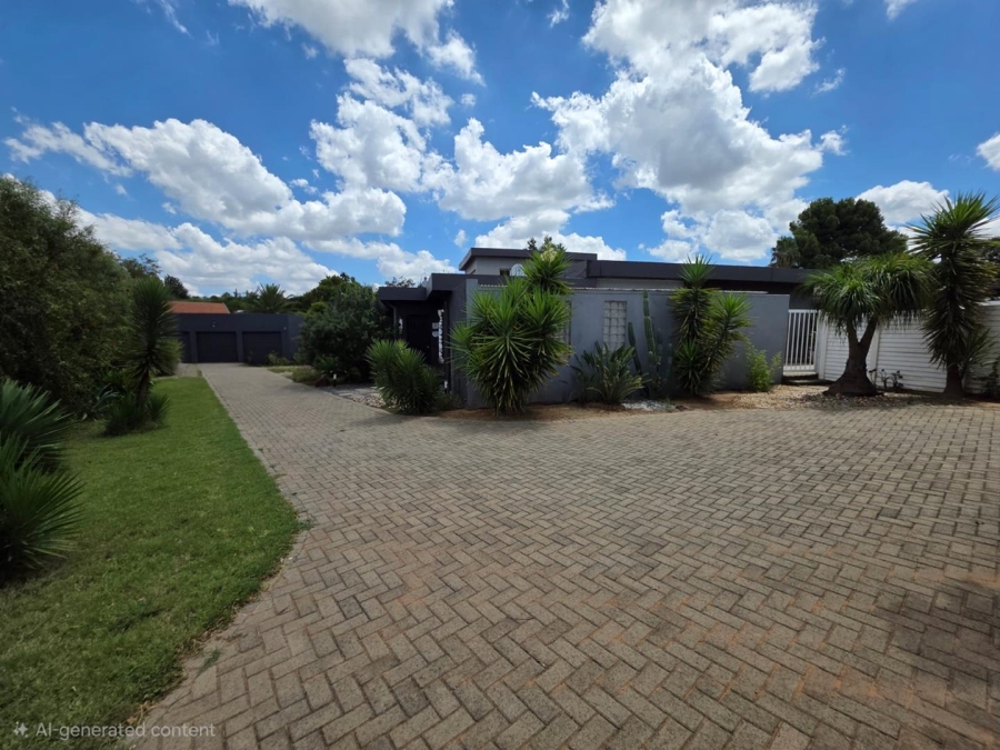 6 Bedroom Property for Sale in Heuwelsig Free State